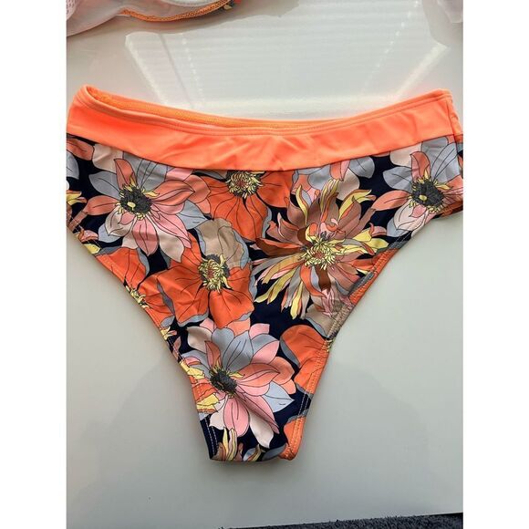 Stylish Swimwear  - Picture 3 of 5